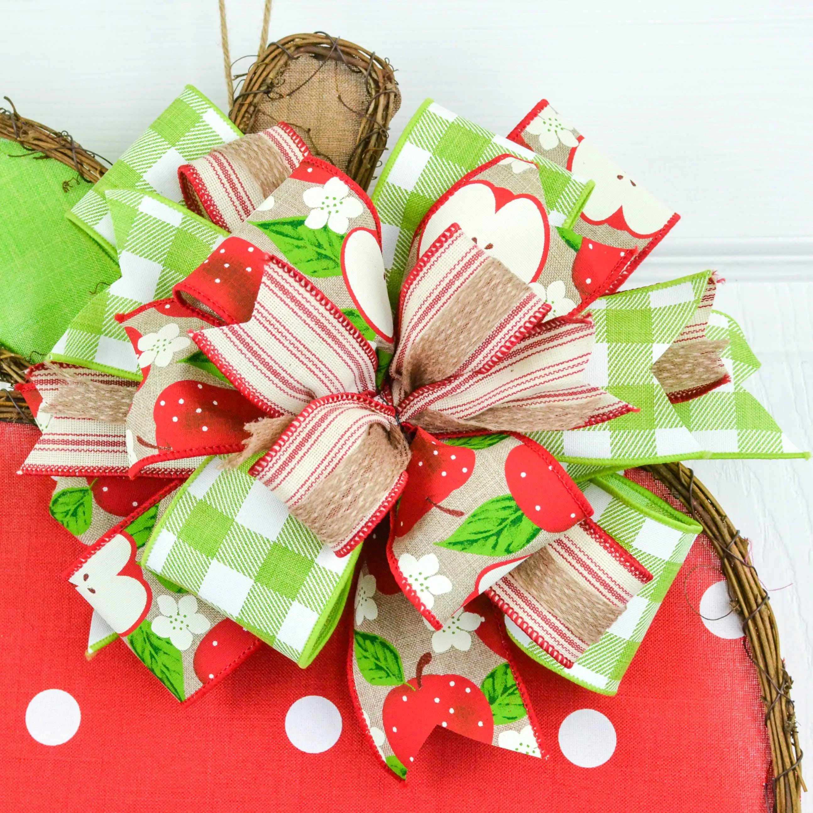 Gift Ideas for Teacher, Apple Door Hanger
