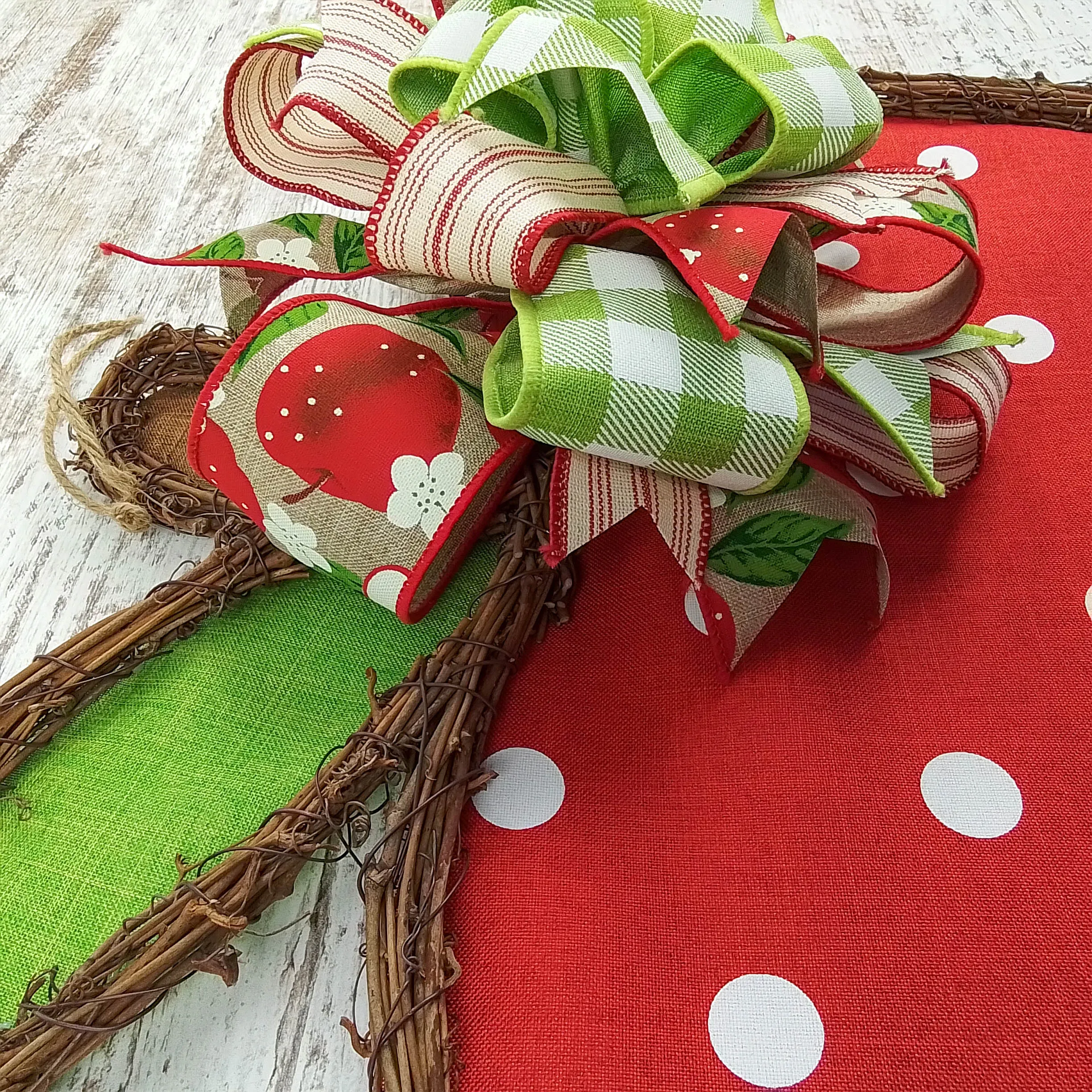 Gift Ideas for Teacher, Apple Door Hanger