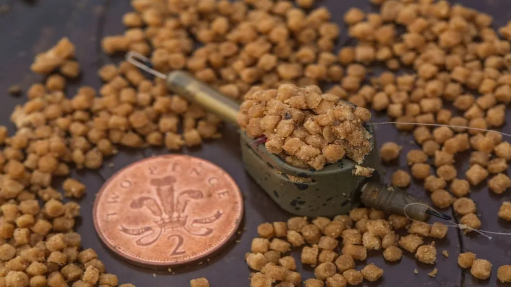 Guru Extra Distance Hybrid Feeders