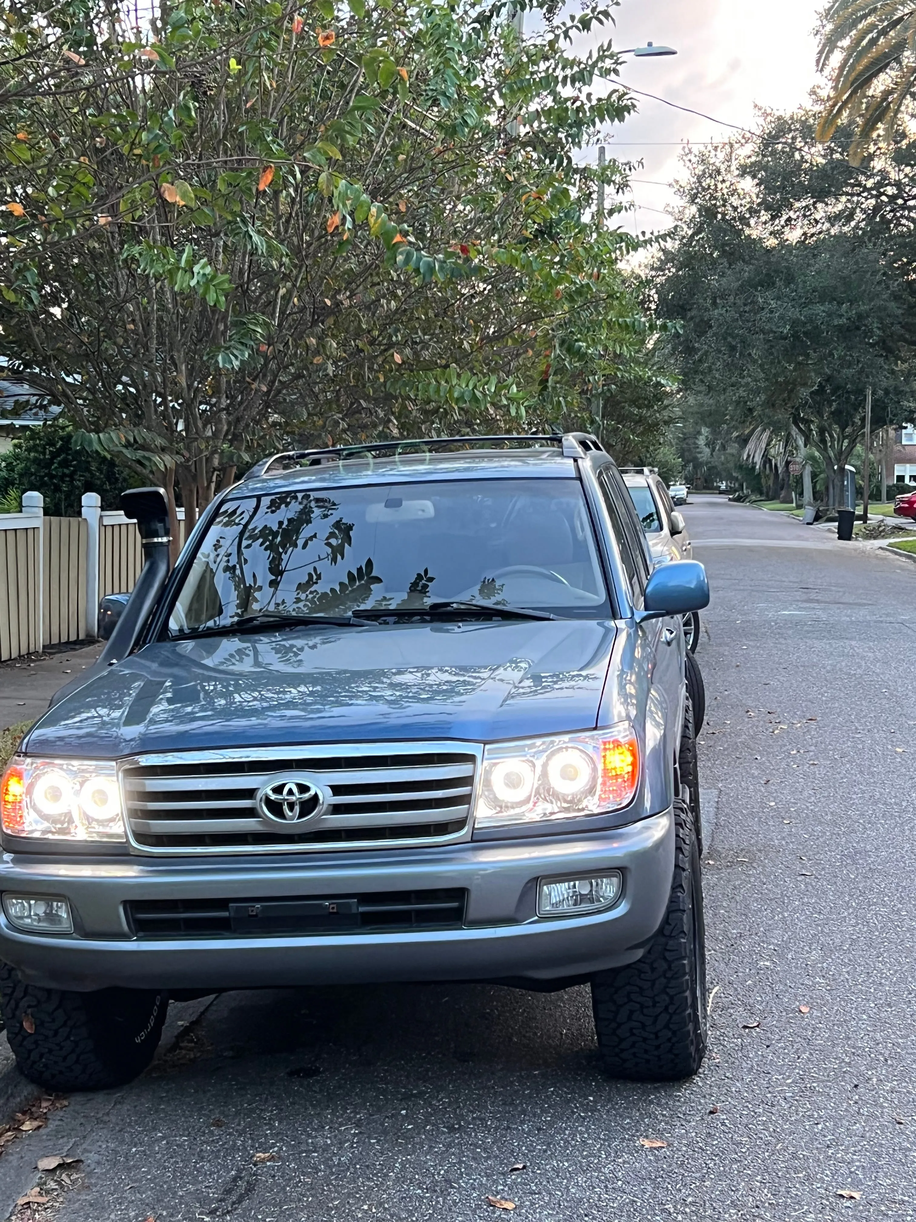 Lightwerkz 100 Series Toyota Land Cruiser Headlights (2006-2007)