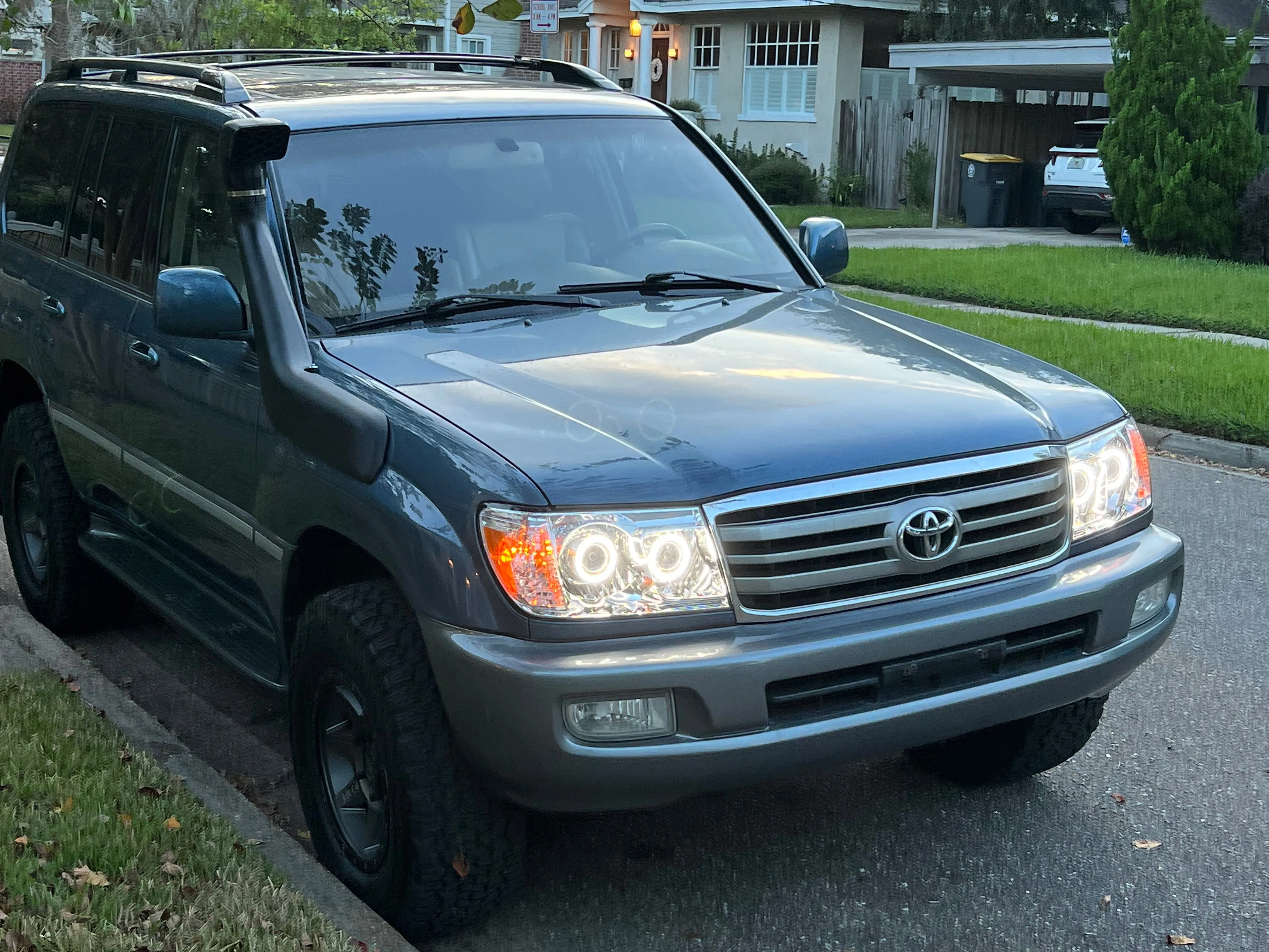 Lightwerkz 100 Series Toyota Land Cruiser Headlights (2006-2007)